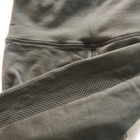 Lululemon legging size 00/2 - Picture 3 of 3